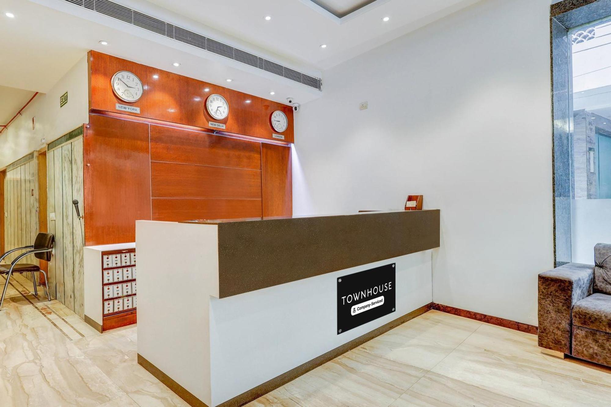Super Townhouse Arakashan Road Paharganj Formerly Mohan International Νέο Δελχί Εξωτερικό φωτογραφία
