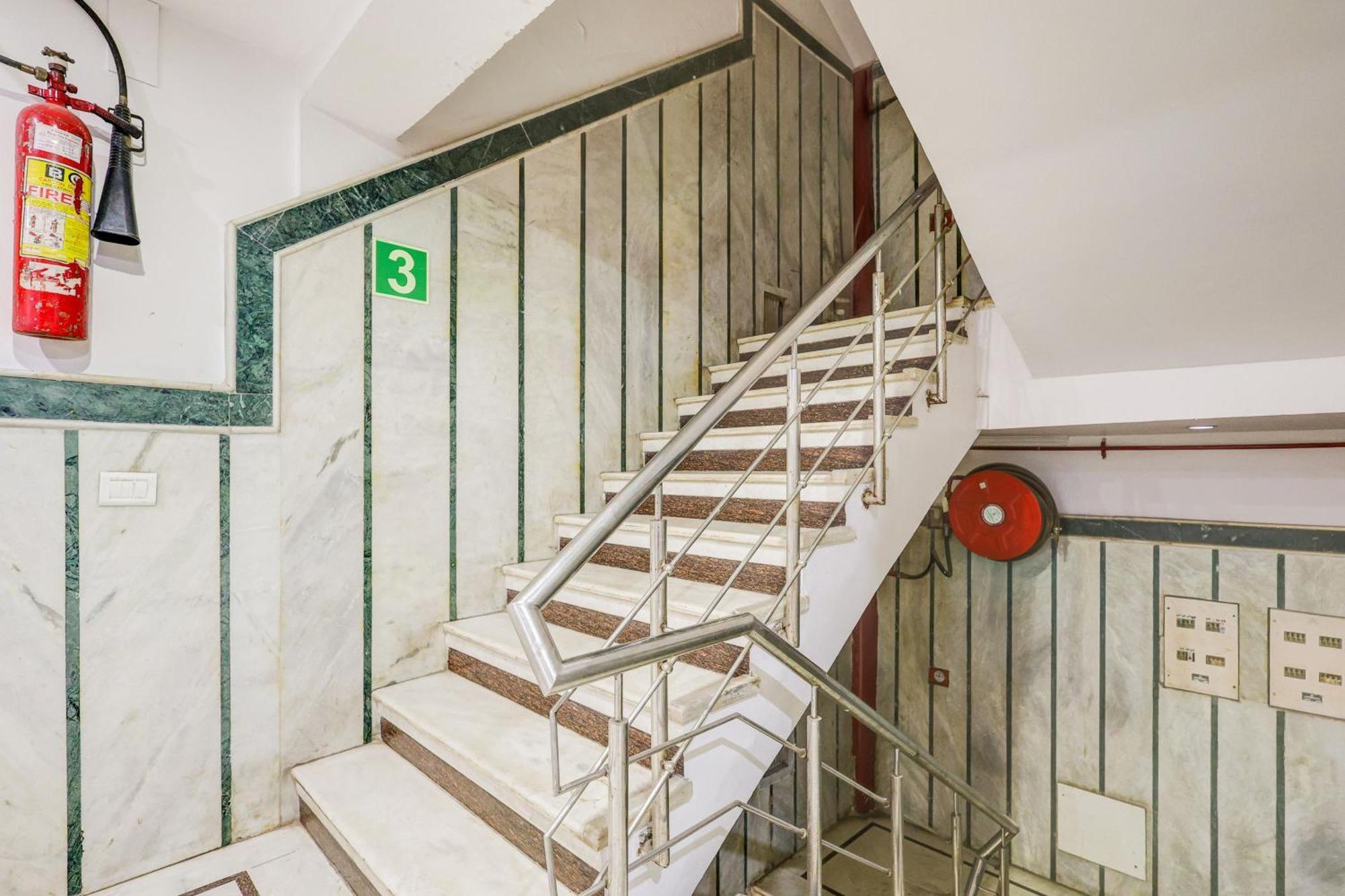 Super Townhouse Arakashan Road Paharganj Formerly Mohan International Νέο Δελχί Εξωτερικό φωτογραφία