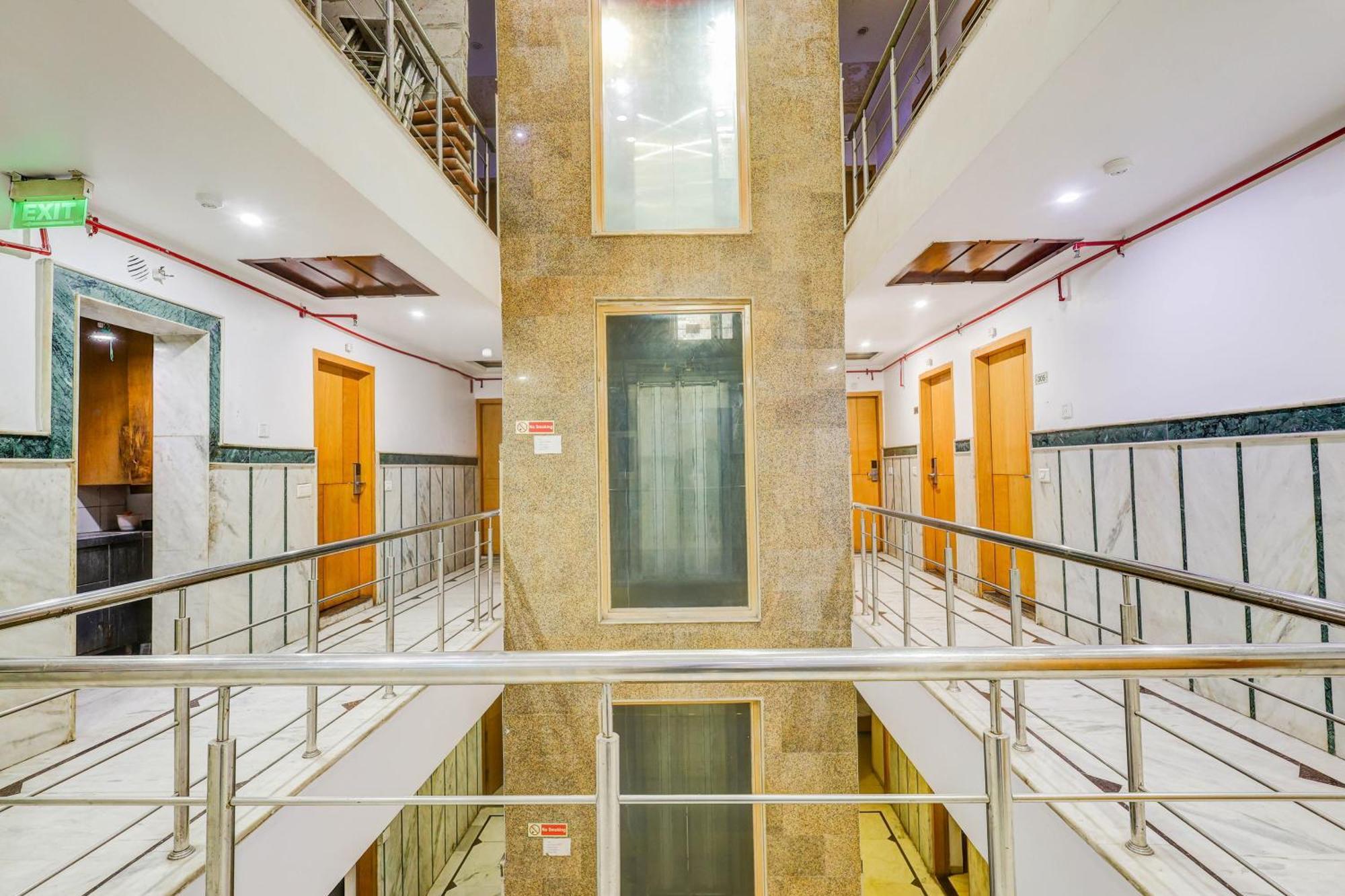 Super Townhouse Arakashan Road Paharganj Formerly Mohan International Νέο Δελχί Εξωτερικό φωτογραφία
