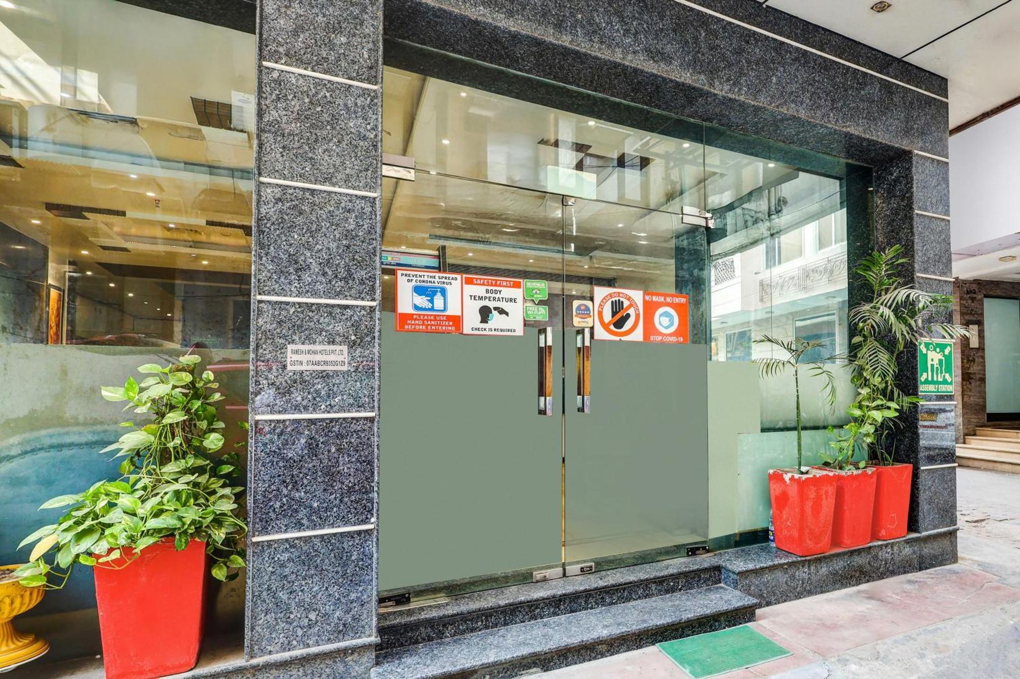 Super Townhouse Arakashan Road Paharganj Formerly Mohan International Νέο Δελχί Εξωτερικό φωτογραφία