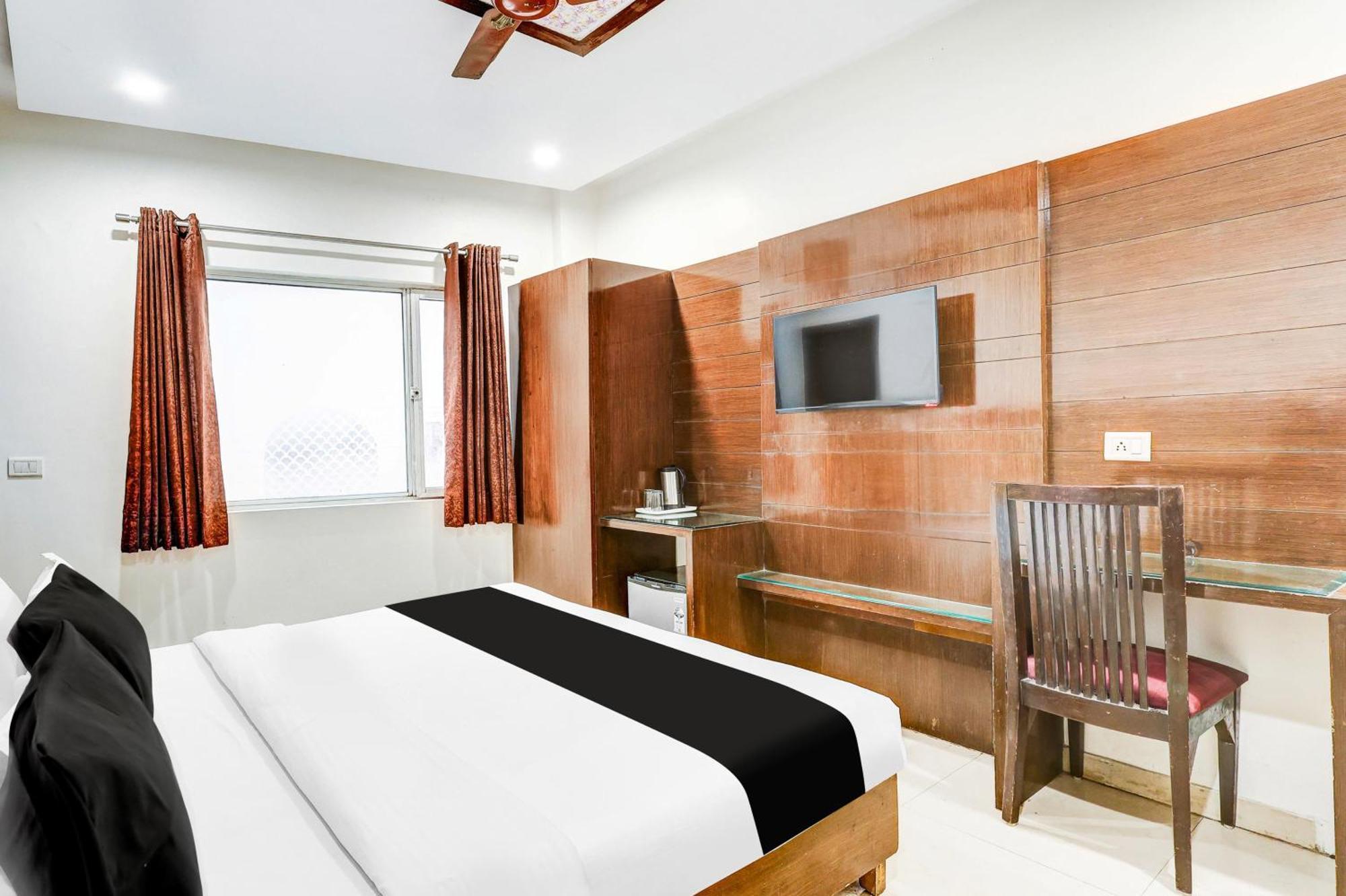 Super Townhouse Arakashan Road Paharganj Formerly Mohan International Νέο Δελχί Εξωτερικό φωτογραφία