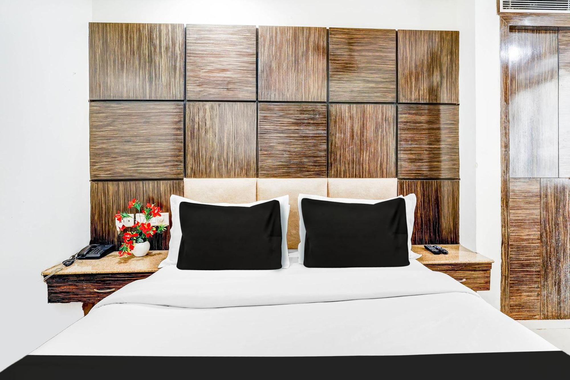Super Townhouse Arakashan Road Paharganj Formerly Mohan International Νέο Δελχί Εξωτερικό φωτογραφία