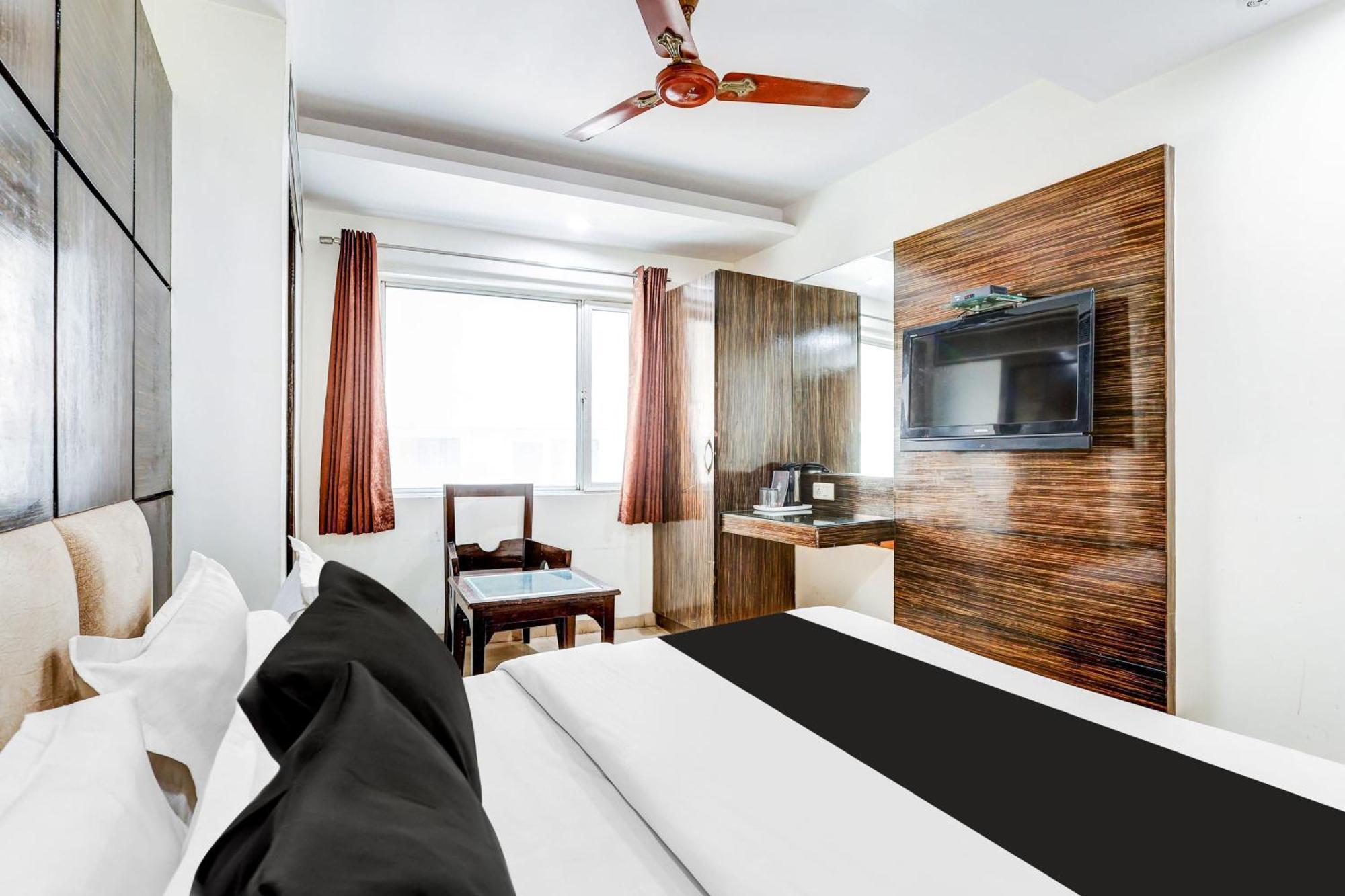 Super Townhouse Arakashan Road Paharganj Formerly Mohan International Νέο Δελχί Εξωτερικό φωτογραφία