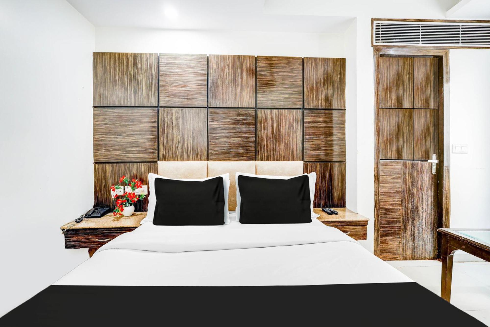 Super Townhouse Arakashan Road Paharganj Formerly Mohan International Νέο Δελχί Εξωτερικό φωτογραφία